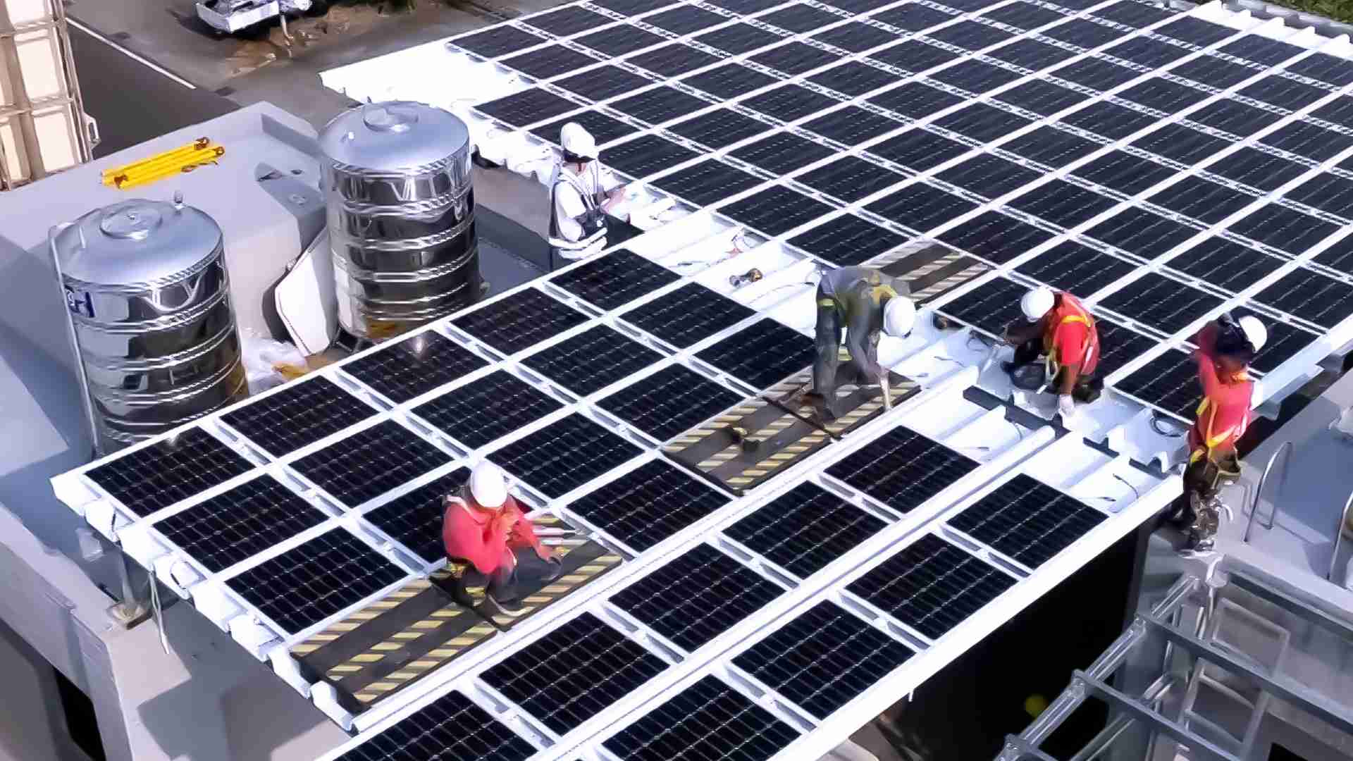 z6mg·人生就是博着力于替代能源之技术研发，，，，如光电浪板的相关制程、、、设备与产品，，，，其中所开发之光电整合型浪板，，，，减少传统金属支架安装，，更提升耐候度，，，，可广泛运用于多元场域，，，，并辅助建筑达到净零碳排目标